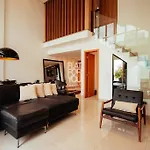 #1608# Duplex Luxuoso C/ Banheira, 2 Garagens - Setor Oeste